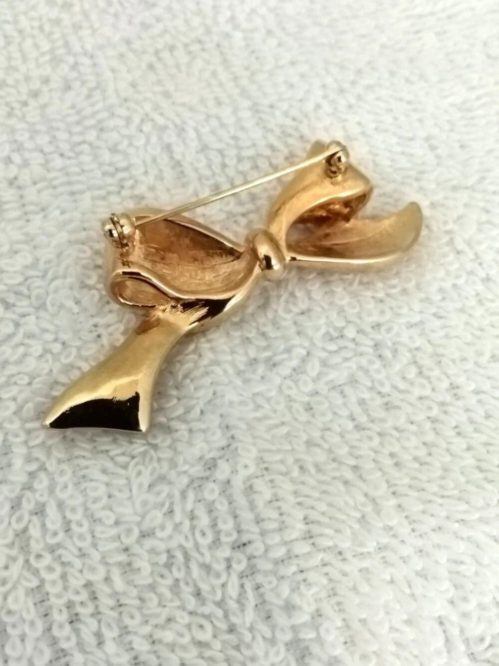 Gold Bow Brooch with Clear Stones – 2.5